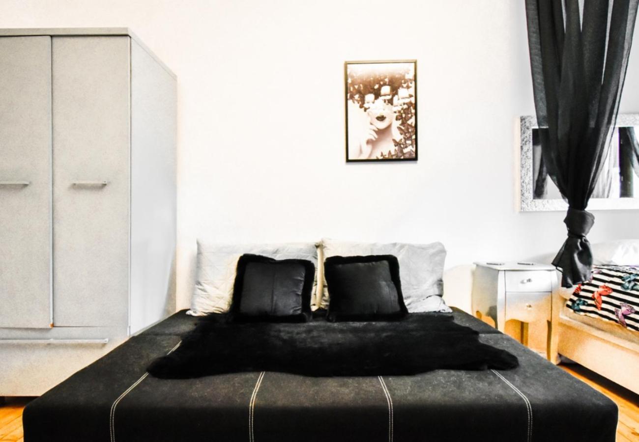 Dietro L Angolo, 2 Bath Apartment Sofia Exterior photo