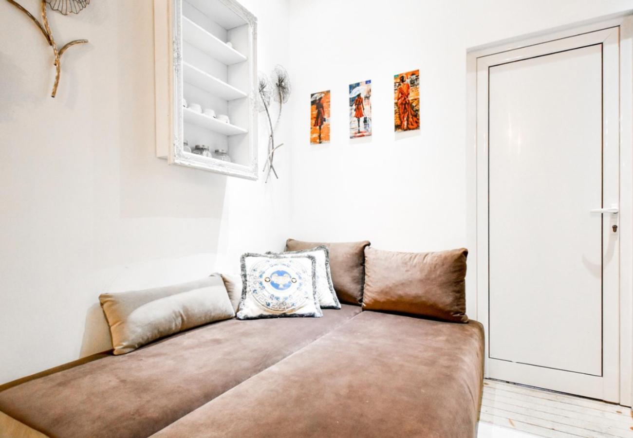Dietro L Angolo, 2 Bath Apartment Sofia Exterior photo