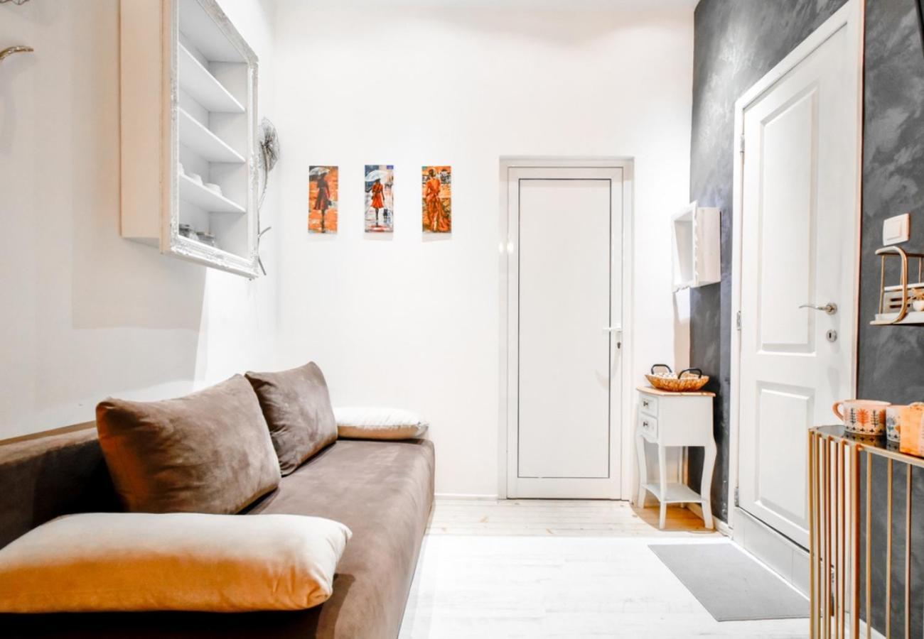 Dietro L Angolo, 2 Bath Apartment Sofia Exterior photo